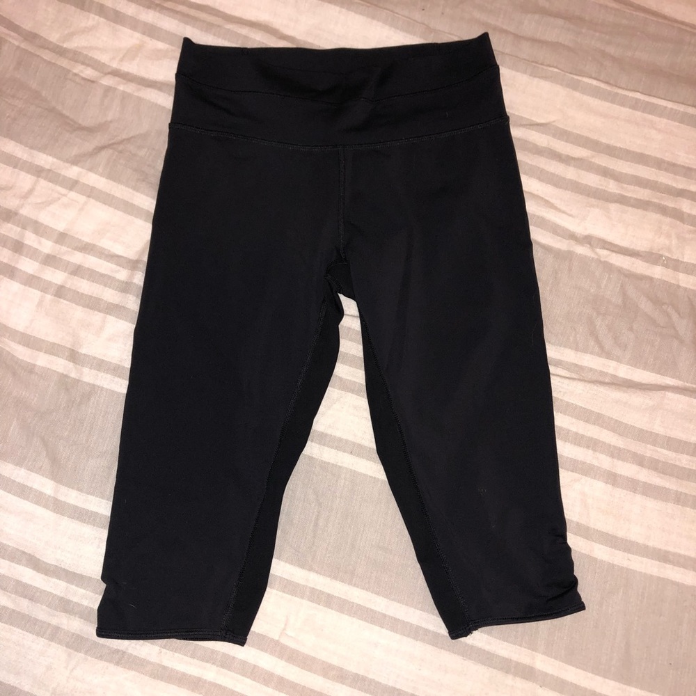NWOT Lululemon Crop Yoga Pants